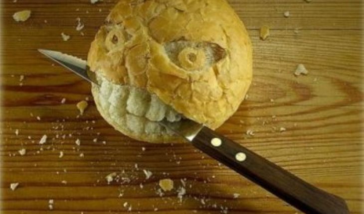 Qui parle d’identité le couteau entre les dents n’a pas à donner des leçons de démocratie