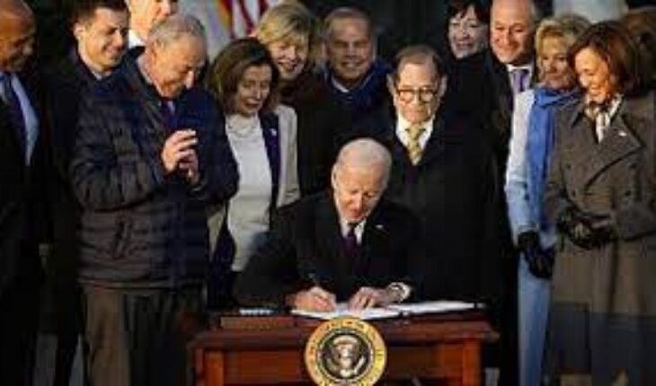 Joe Biden promulgue la loi sur le mariage homosexuel