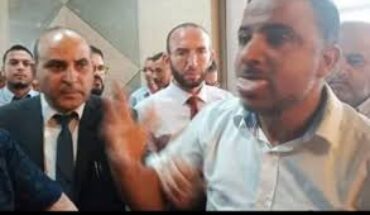 محكمة التعقيب تؤجل النظر في قضية « التطاول على القضاء العسكري » ضد سيف الدين مخلوف الى 27 جانفي 2023 محكمة التعقيب تؤجل النظر في قضية « التطاول على القضاء العسكري » ضد سيف الدين مخلوف الى 27 جانفي 2023
