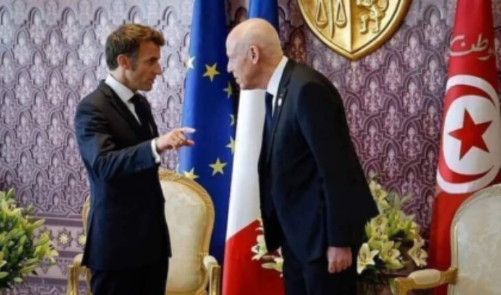Macon fourre son nez dans les affaires intérieures de la Tunisie avec l’accord de Kaïs Saied