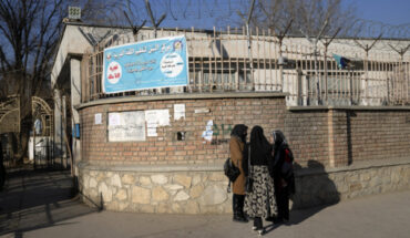 Afghanistan : les Taliban interdisent aux femmes de travailler pour les ONG Afghanistan : les Taliban interdisent aux femmes de travailler pour les ONG