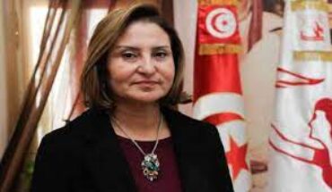 رئيسة الإتحاد الوطني للمرأة التونسية « حاشْمَةْ » من تصرفات بعض التونسيين العنصرية مع المهاجرين الأفارقة رئيسة الإتحاد الوطني للمرأة التونسية « حاشْمَةْ » من تصرفات بعض التونسيين العنصرية مع المهاجرين الأفارقة
