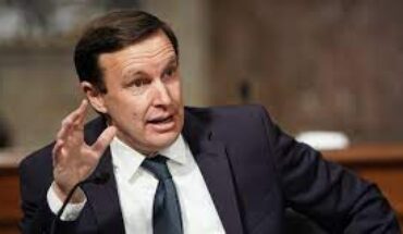 Le sénateur américain Chris Murphy tire à boulets rouges sur le dictateur Kaïs Saïed Le sénateur américain Chris Murphy tire à boulets rouges sur le dictateur Kaïs Saïed