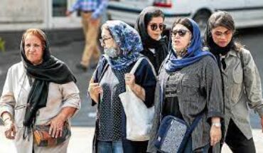 La police iranienne place des caméras dans les lieux publics pour repérer les femmes non voilées La police iranienne place des caméras dans les lieux publics pour repérer les femmes non voilées