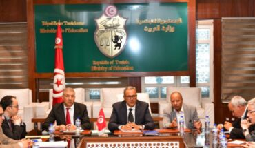 جلسة التفاوض بين وزارة التربية والنقابة لم تفض الى حلول وقرار حجب الاعداد لازال قائما جلسة التفاوض بين وزارة التربية والنقابة لم تفض الى حلول وقرار حجب الاعداد لازال قائما
