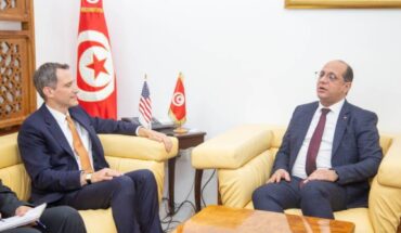 سفير الولايات المتحدة الأمريكية بتونس يكذب وزير الشؤون الإجتماعية سفير الولايات المتحدة الأمريكية بتونس يكذب وزير الشؤون الإجتماعية