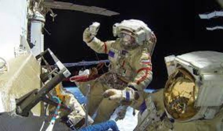 Deux cosmonautes russes font une sortie de sept heures dans l’espace et retournent dans l’ISS