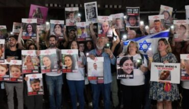 الحكومة الإسرائيلية تعترف أنها مجبرة على مبادلة أسير صهيوني بثلاثة أسرى فلسطينيين الحكومة الإسرائيلية تعترف أنها مجبرة على مبادلة أسير صهيوني بثلاثة أسرى فلسطينيين