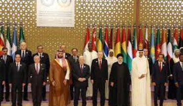 القادة العرب والمسلمون يرفضون توصيف حرب اسرائيل الانتقامية على غزة دفاعا عن النفس القادة العرب والمسلمون يرفضون توصيف حرب اسرائيل الانتقامية على غزة دفاعا عن النفس