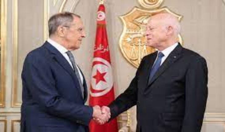 وزير الخارجية الروسي يناقش القضية الفلسطينية مع قيس سعيد