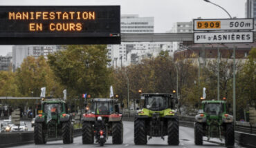 Les agriculteurs français en colère bloquent la capitale Les agriculteurs français en colère bloquent la capitale