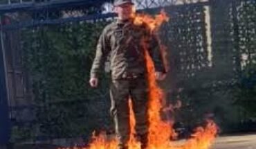 Pour protester contre la guerre contre Gaza, un soldat américain s’immole par le feu devant l’ambassade d’Israël à Washington Pour protester contre la guerre contre Gaza, un soldat américain s’immole par le feu devant l’ambassade d’Israël à Washington