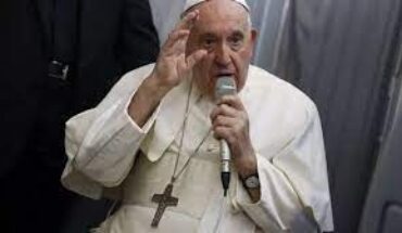 Le Pape appelle l’Ukraine à « hisser le drapeau blanc et de négocier » Le Pape appelle l’Ukraine à « hisser le drapeau blanc et de négocier »