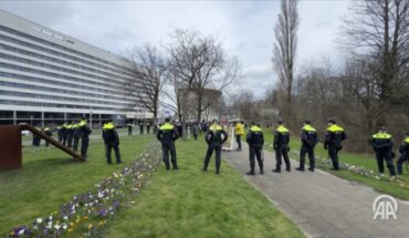 Sit-in au siège du Parlement néerlandais pour exiger un cessez-le-feu à Gaza Sit-in au siège du Parlement néerlandais pour exiger un cessez-le-feu à Gaza