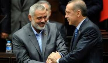 Le président Erdogan rencontre Ismaïl Haniyeh , chef du bureau politique du Hamas Le président Erdogan rencontre Ismaïl Haniyeh , chef du bureau politique du Hamas