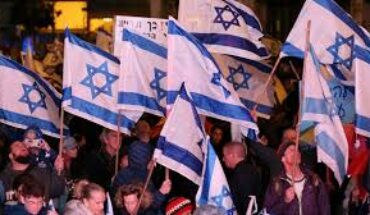 Des dizaines de milliers d’Israéliens appellent à des élections anticipées et un accord d’échange de prisonniers Des dizaines de milliers d’Israéliens appellent à des élections anticipées et un accord d’échange de prisonniers
