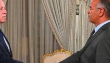 قيس سعيد يوضح لكمال المدوري أن دوره يتمثل فقط في مساعدة رئيس الجمهورية في ممارسة الوظيفة التنفيذية