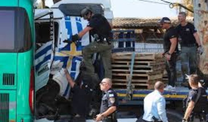Israël : un camion fonce sur un arrêt de bus près de Tel-Aviv