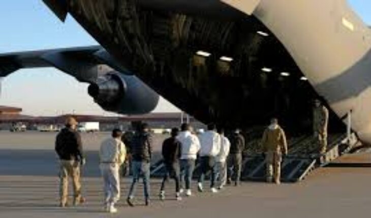 L’administration Trump cherche plus d’avions pour accélérer l’expulsion des migrants