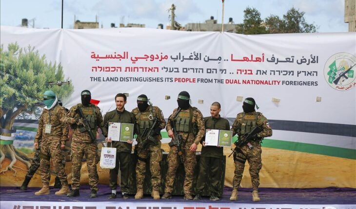 Le Hamas a remis 3 des 6 otages israéliens devant être libérés à la Croix-Rouge