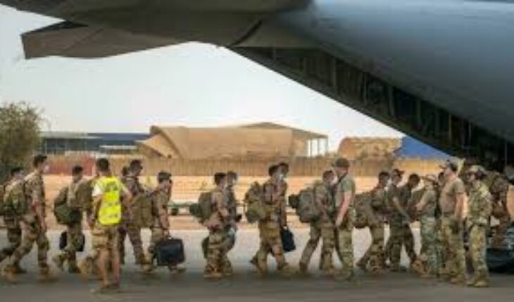 La France remet au Sénégal deux installations militaires