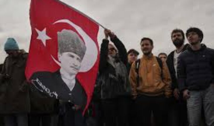 Turquie : La jeunesse d’Istambul défie le régime autoritaire d’Erdogan