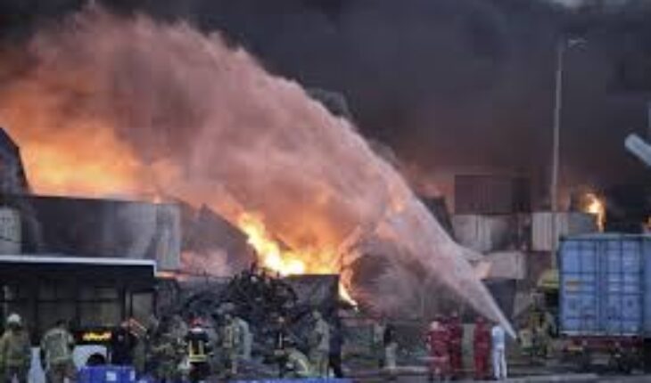 Iran : pour le 3ème jour , l’incendie se poursuit dans le plus grand port du pays