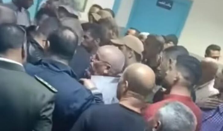 القصرين : وفاة تلميذ و إصابة 4 آخرين في حادث انقلاب شاحنة خفيفة