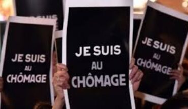 L’obtention d’un diplôme universitaire ne garantit en rien la réussite d’une vie. L’obtention d’un diplôme universitaire ne garantit en rien la réussite d’une vie.