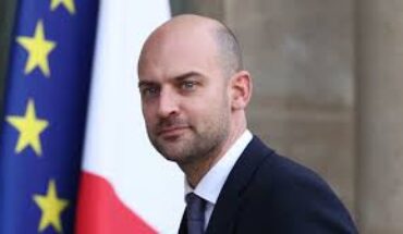 La France annonce l’expulsion de nouveaux diplomates algériens La France annonce l’expulsion de nouveaux diplomates algériens