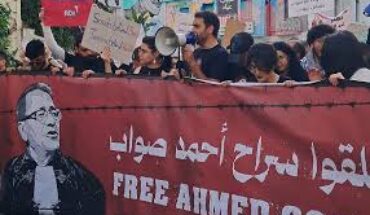 الأستاذ أحمد صواب وجد تونس التي يحبها في زنزانتـه الأستاذ أحمد صواب وجد تونس التي يحبها في زنزانتـه