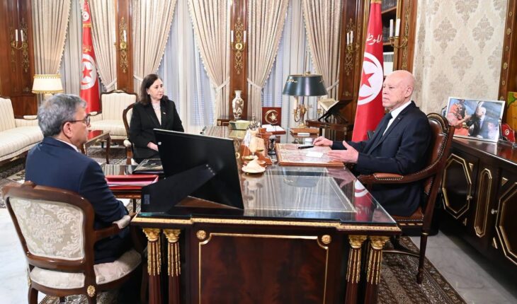 Le Budget 2027 enfonce la Tunisie , encore plus , dans le gouffre de l&rsquo;endettement